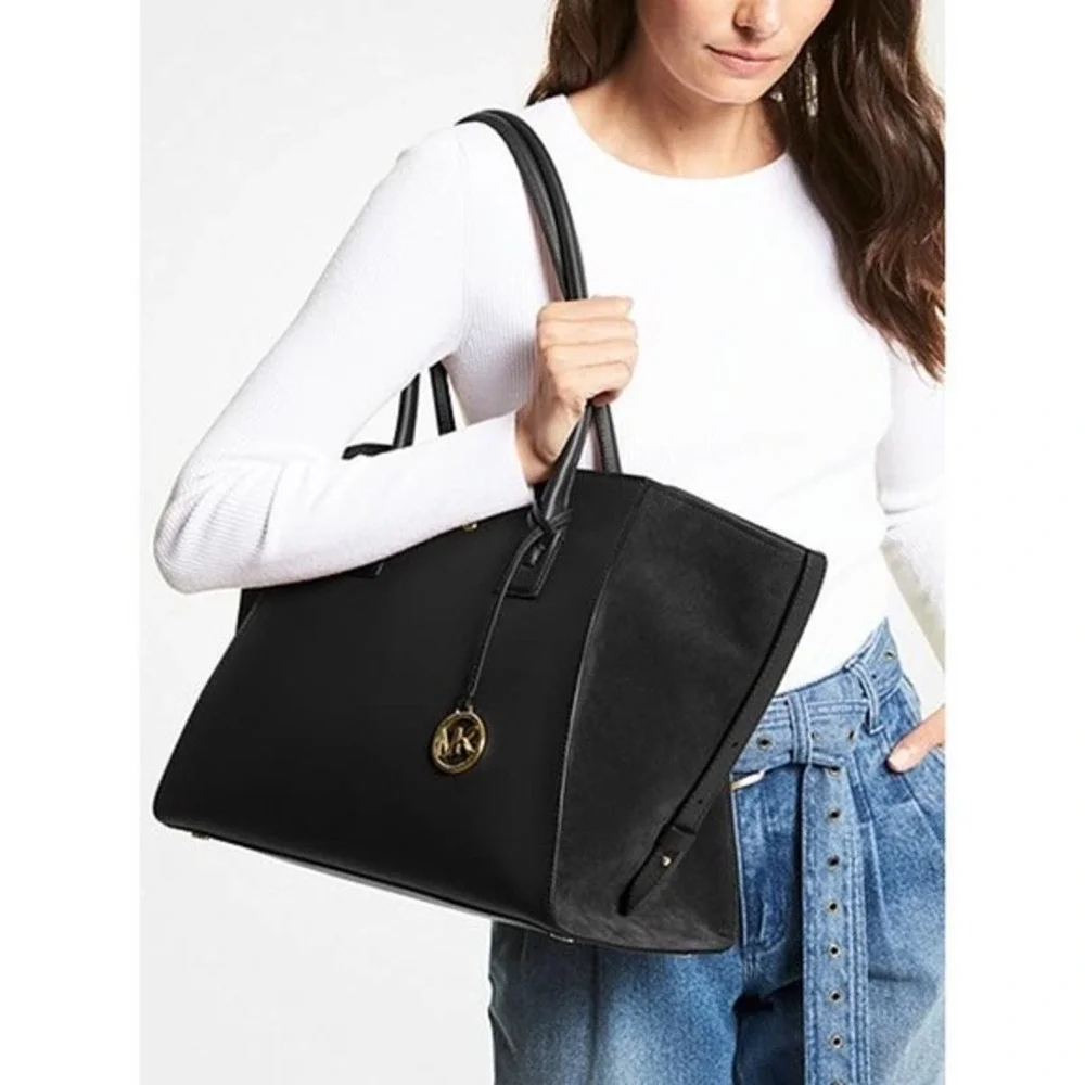 MICHAEL MICHAEL KORS Avril Extra-Large Leather Top-Zip Tote Bag black gold